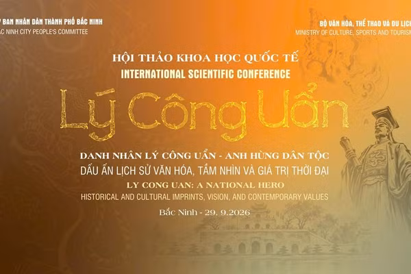 Tượng đài vua Lý Thái Tổ.