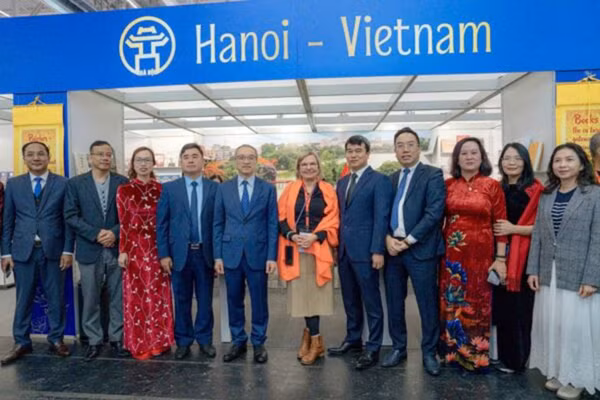 Không gian trưng bày sách của Việt Nam tại Hội chợ Sách Frankfurt 2025 - Ảnh: SVHTTDL HN.