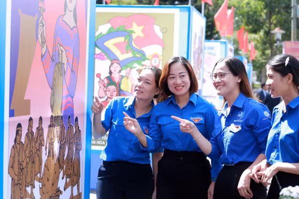 Triển lãm sẽ giới thiệu 120 tranh cổ động khổ lớn - Ảnh minh hoạ ITN.