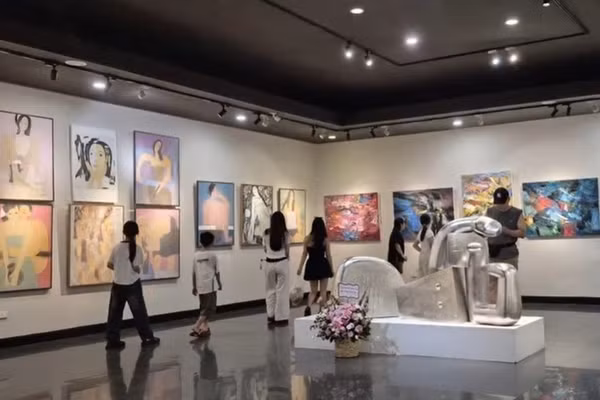 Triển lãm “Bằng Lâm - Mai San - Kim Thái” trưng bày giới thiệu khoảng 50 tác phẩm độc đáo.
