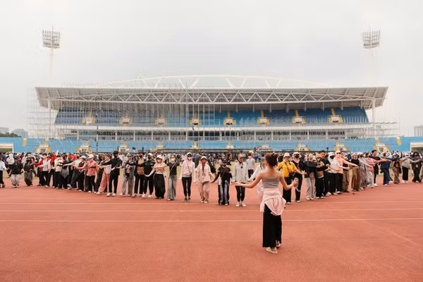 Các nghệ sĩ đang tích cực tập luyện cho chương trình - Ảnh cổng TTĐT Bộ VH-TT&DL.