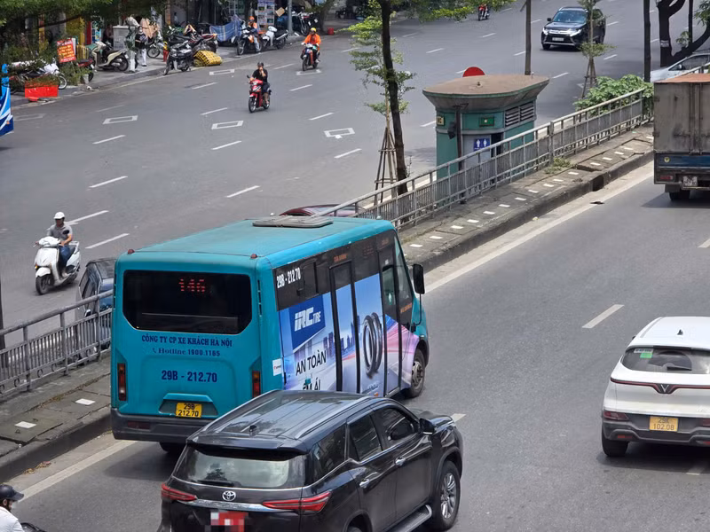Bên cạnh đó, các loại hình taxi xe điện bổ trợ và trung chuyển xe điện quy mô nhỏ (4 chỗ) cũng sẽ được thiết lập để tạo mạng lưới khép kín trong vành đai 1, phát triển lan tỏa sang vành đai 2 trong tương lai. a8.jpg