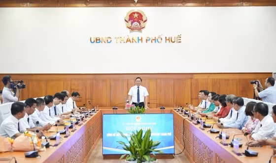 TP Huế tổ chức Hội nghị công bố quyết định bổ nhiệm, điều động các cán bộ chủ chốt.