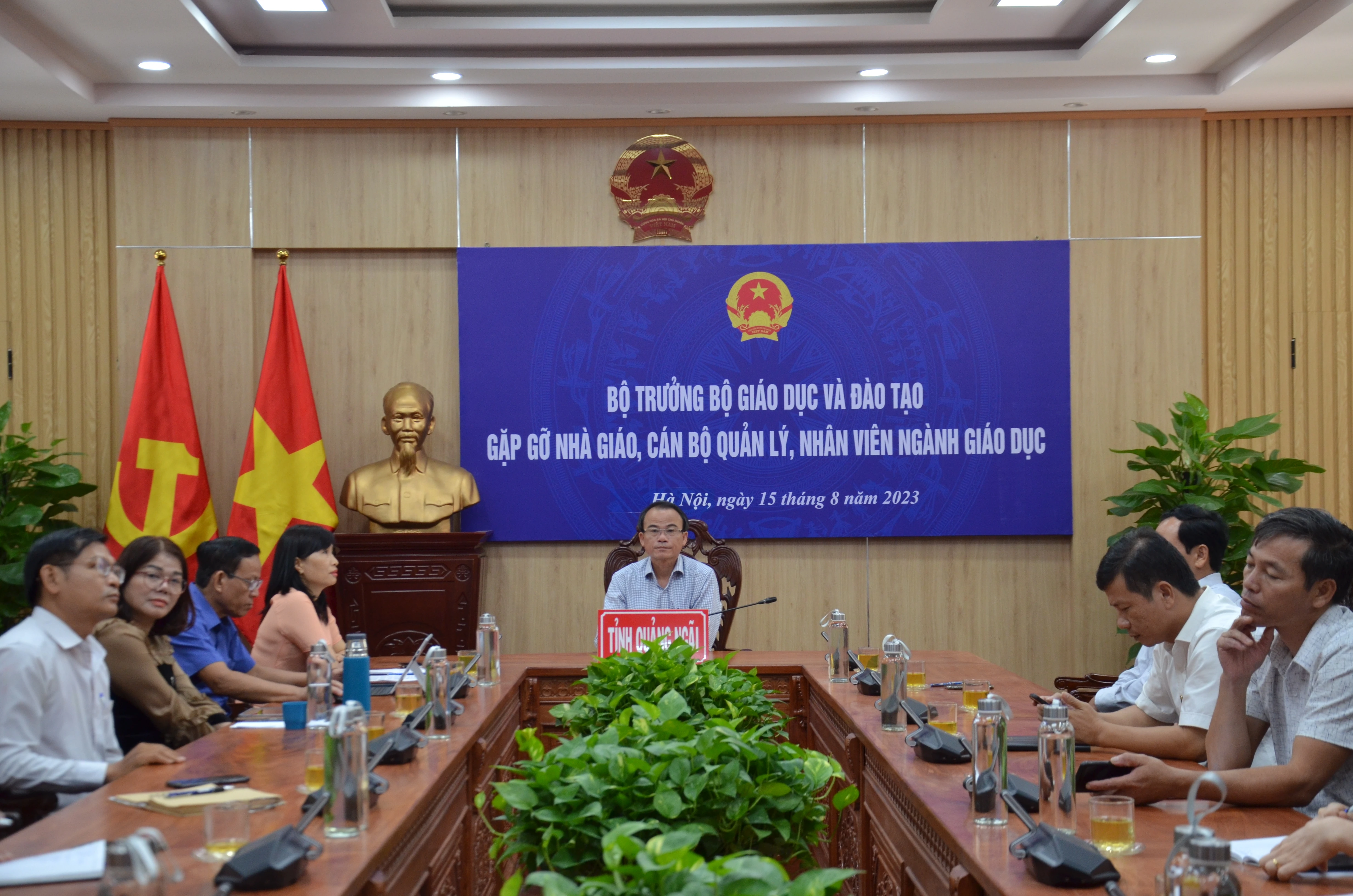 Các đại biểu tham dự tại điểm cầu chính tại tỉnh Quảng Ngãi.