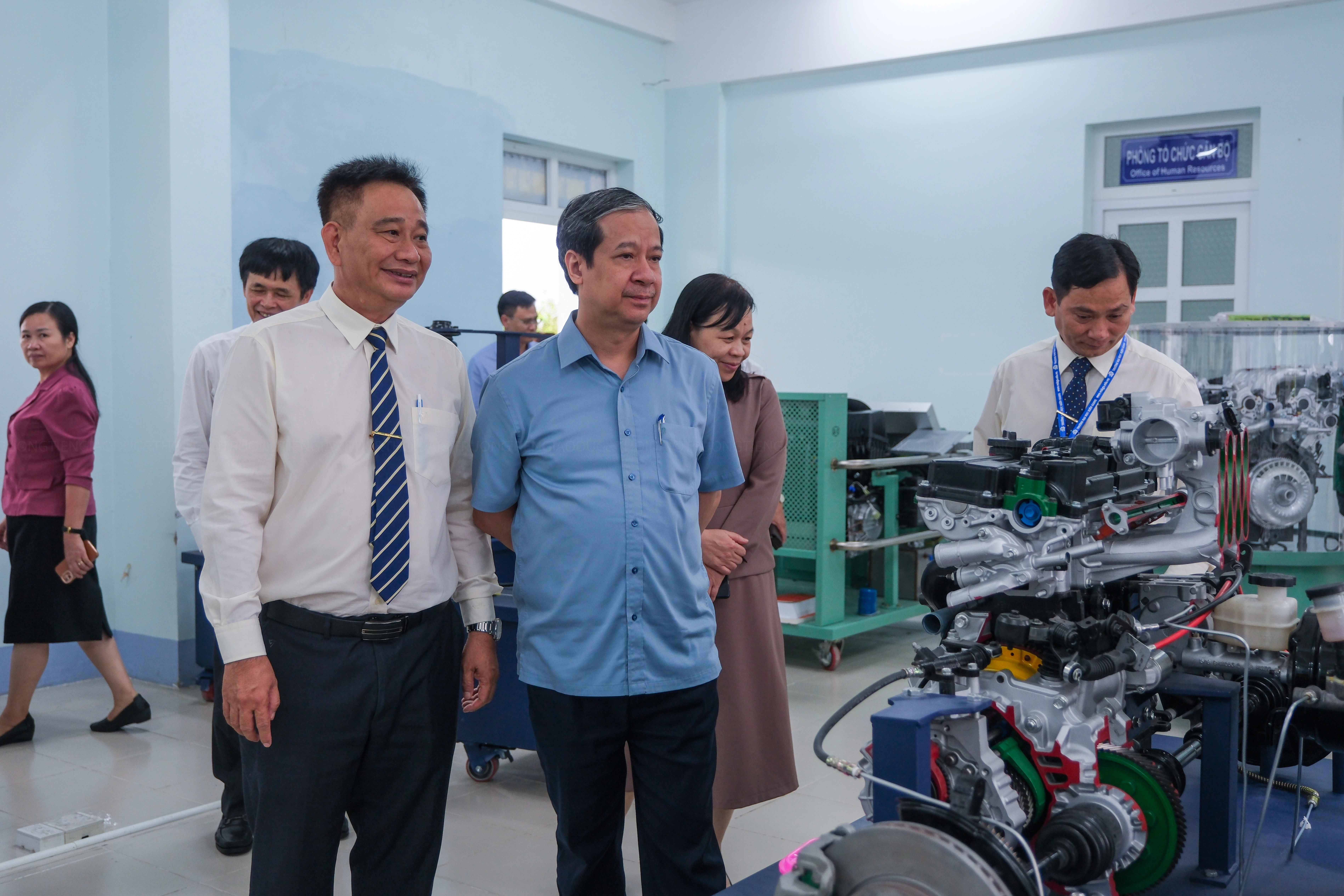Bộ trưởng Bộ GD&ĐT Nguyễn Kim Sơn đến thăm và làm việc với Trường ĐH Kiên Giang. Bộ trưởng Bộ GD&ĐT Nguyễn Kim Sơn đến thăm và làm việc với Trường ĐH Kiên Giang.
