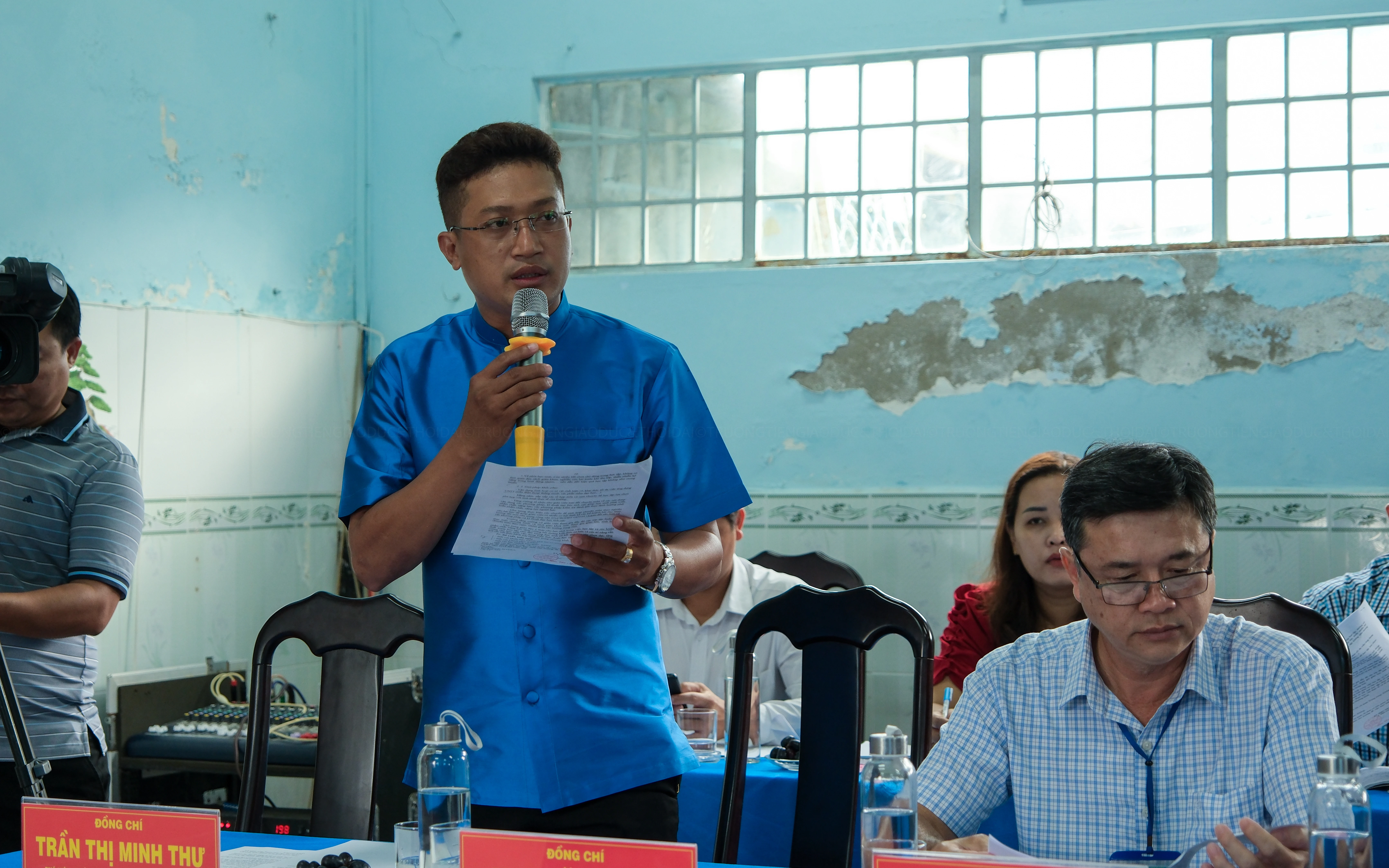 Cô Trần Thị Dung - Tổ trưởng bộ môn khoa học xã hội cho biết: Bản thân cô có nhiều thay đổi, nhất là phương pháp kỹ năng giảng dạy, soạn giảng và nội dung bài học có nhiều cái mới hơn. Cô Trần Thị Dung - Tổ trưởng bộ môn khoa học xã hội cho biết: Bản thân cô có nhiều thay đổi, nhất là phương pháp kỹ năng giảng dạy, soạn giảng và nội dung bài học có nhiều cái mới hơn.