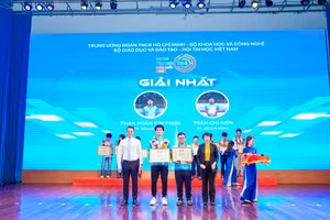 Các thí sinh đạt giải Nhất. 