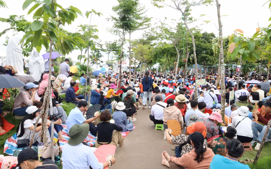 le-tuyen-chan-phuoc-13.jpg