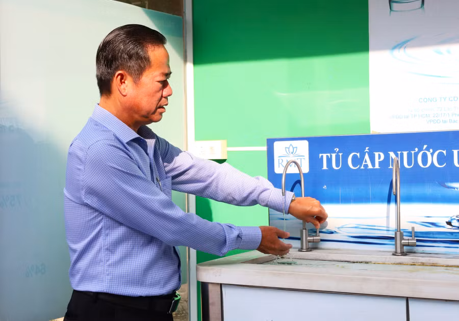 Hệ thống nước uống sạch tại Trường THCS - THPT Lý Văn Lâm.