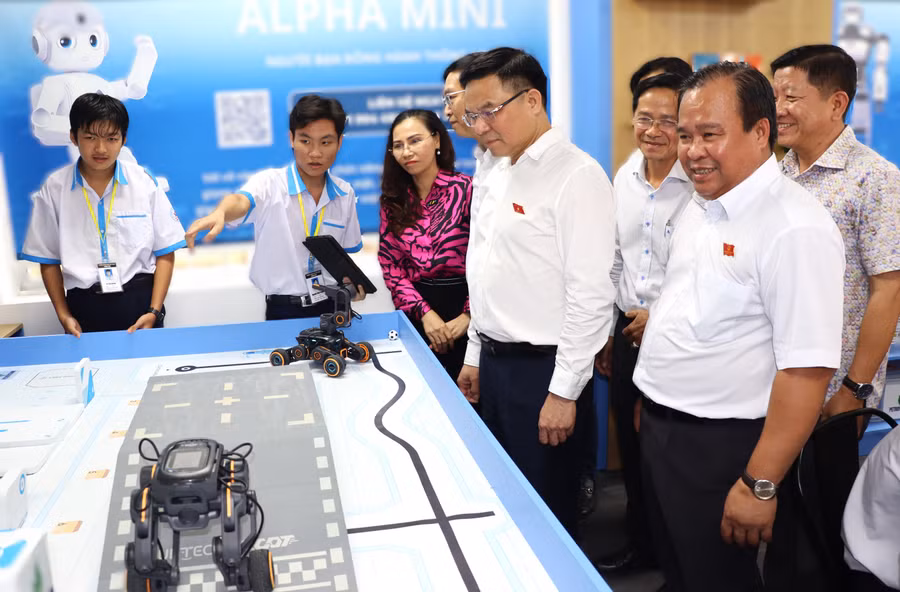 nghi-quyet-71-gap-go-ky-nguyen-ai-1.jpg