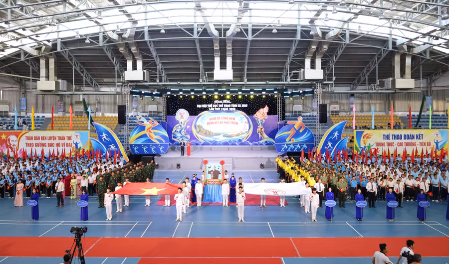 Quang cảnh lễ khai mạc.