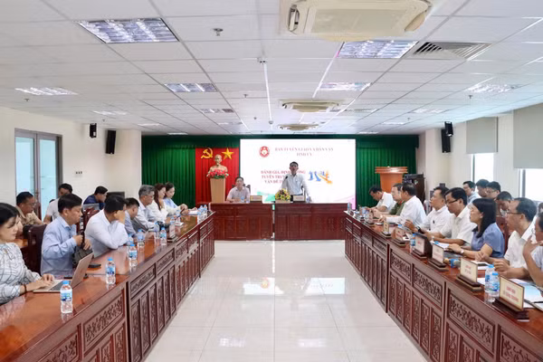 Quang cảnh Hội nghị Giao ban báo chí tháng 8/2026.