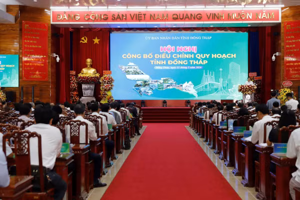 Hội nghị công bố điều chỉnh quy hoạch tỉnh Đồng Tháp thời kỳ 2021 - 2030, tầm nhìn đến năm 2050. Ảnh: X.U.