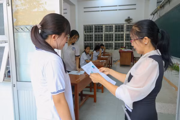 Thí sinh tham gia Kỳ thi tuyển sinh lớp 10 năm học 2026 - 2027 tại Đồng Tháp. 