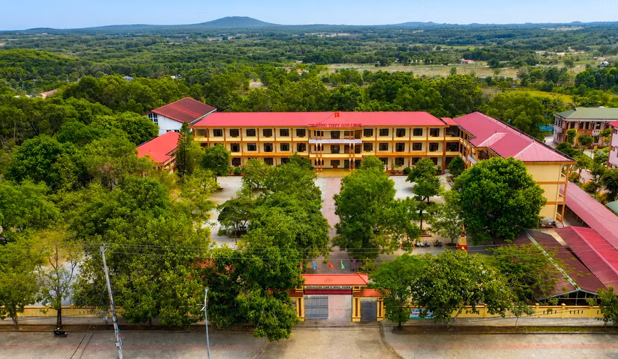 Mái trường THPT Gio Linh - nơi đã "chắp cánh tương lai" cho hàng nghìn học sinh. Ảnh: PK