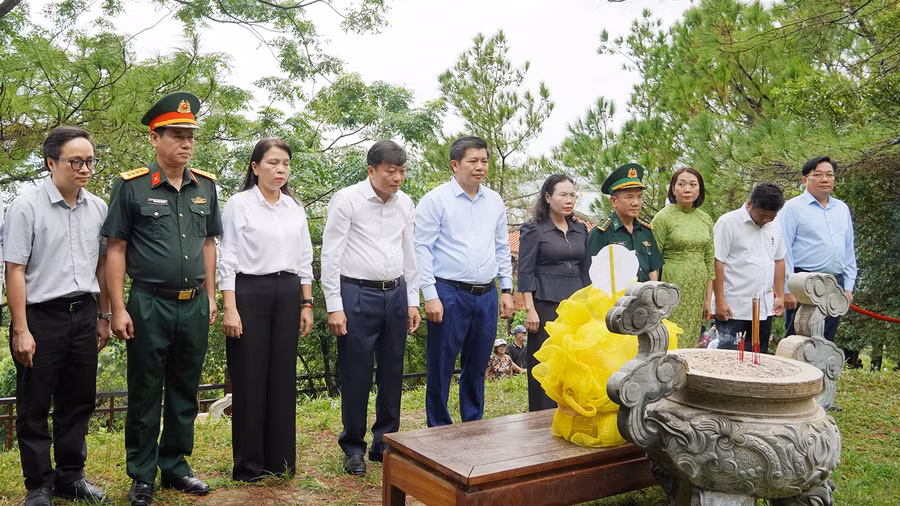 vieng-mo-dai-tuong.jpg