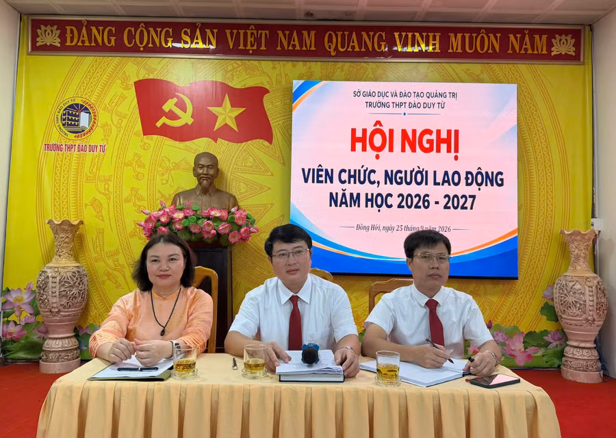 Trường THPT Đào Duy Từ (tỉnh Quảng Trị) tổ chức Hội nghị viên chức, người lao động năm học 2026-2027.