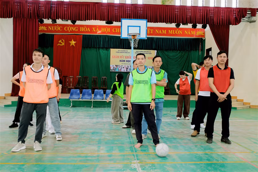 Tập huấn kỹ năng sống gắn với biến đổi khí hậu cho hướng dẫn viên, huấn luyện viên 35 CLB bóng đá học đường.