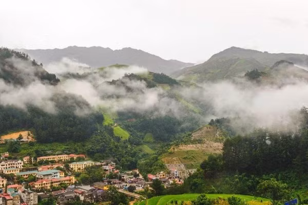 Đỉnh dốc nào cũng đang đợi ai lên