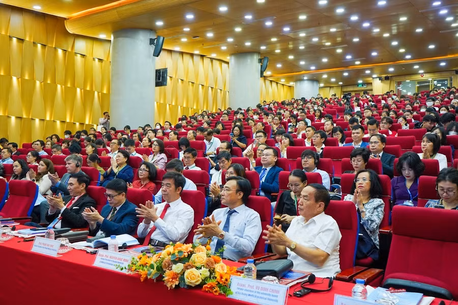 cong-nghe-y-te-la-mot-cong-cu-huu-hieu-de-nang-cao-hieu-qua-he-thong-y-te2.jpg