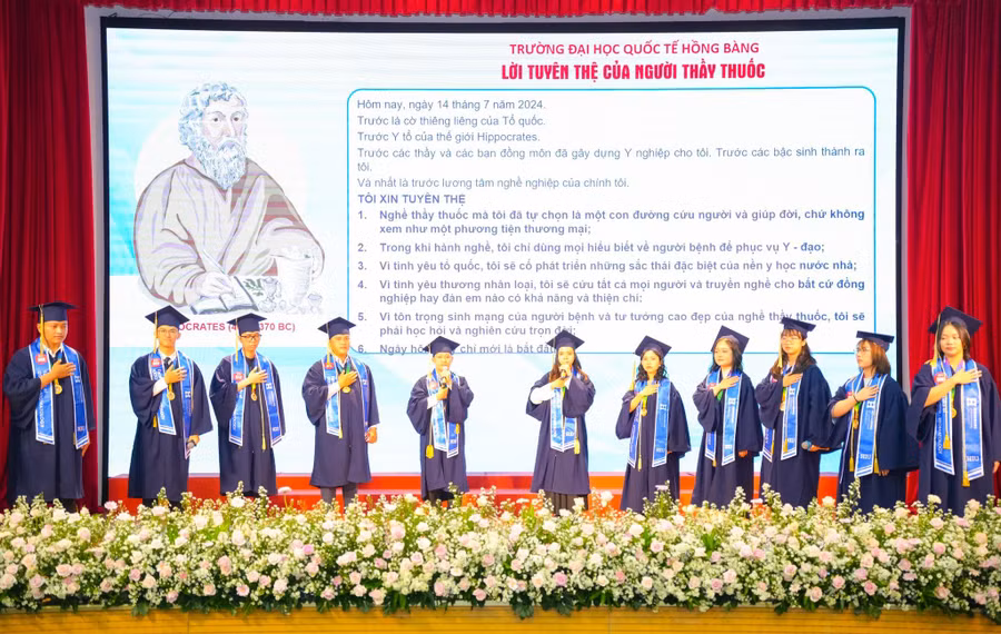 hon-1500-sinh-vien-truong-dai-hoc-quoc-te-hong-bang-nhan-bang-tot-nghiep.1.jpg