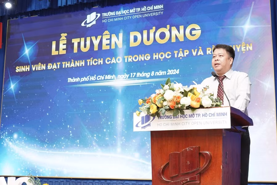 truong-dai-hoc-mo-tuyen-duong-388-sinh-vien-gioi.2.JPG