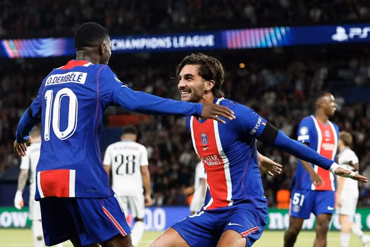 Ferran Torres lập hat-trick, PSG thắng vang dội ngày ra quân Champions League