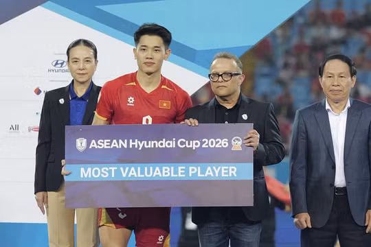 Đình Bắc nhận cú đúp danh hiệu ASEAN Cup 2026