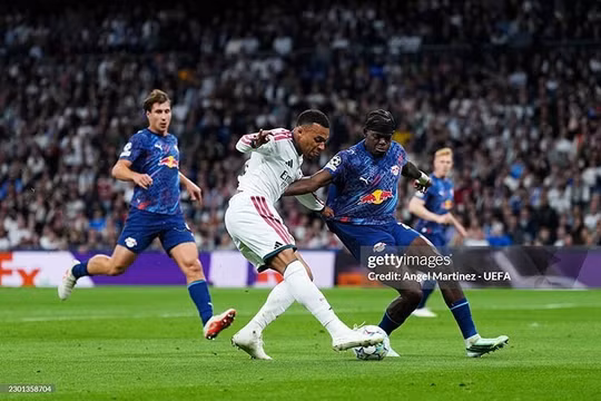 Real Madrid thắng tưng bừng 