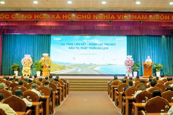 Hội thảo “Hạ tầng liên kết - Động lực thu hút đầu tư, phát triển du lịch miền Trung - Tây Nguyên”.