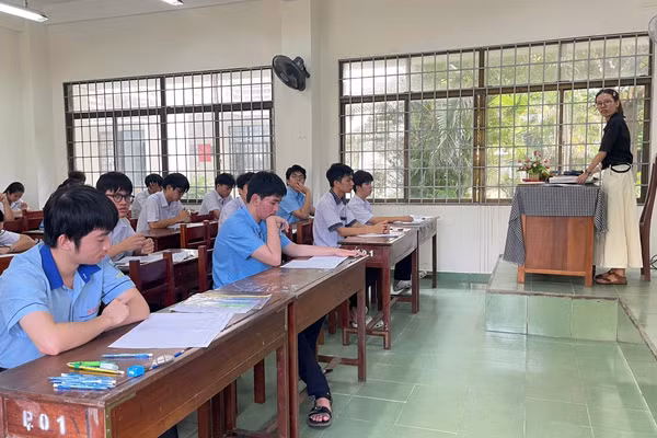 1.329 thí sinh tham dự Kỳ thi chọn học sinh giỏi lớp 12.