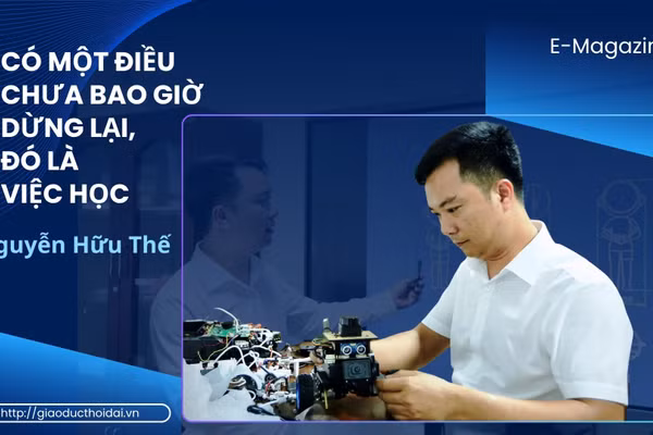 Nghỉ học nhưng không ngừng học và giấc mơ biến robot 'nói tiếng đồng bào'