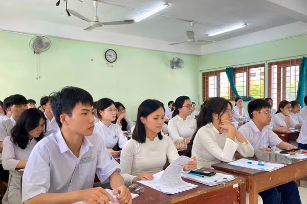 Ngành Giáo dục tỉnh Gia Lai tăng tốc ôn tập cho học sinh, chuẩn bị cho Kỳ thi tốt nghiệp THPT 2026.