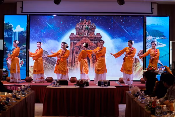 Văn hóa Gia Lai được giới thiệu đến các doanh nghiệp dịch vụ, du lịch của Úc.