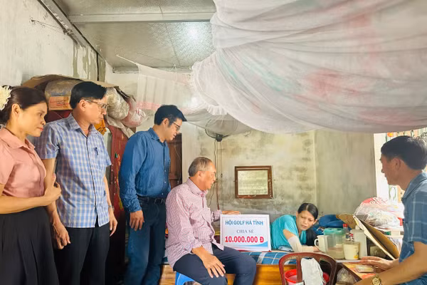 Báo GD&TĐ kết nối, sẻ chia với 2 hoàn cảnh éo le ở Hà Tĩnh