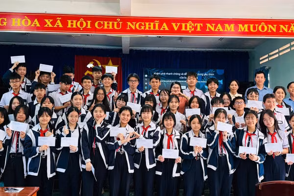 Trường THCS Nguyễn Sinh Sắc vinh danh học sinh lớp 9 đạt thành tích xuất sắc trong Kỳ thi học sinh giỏi cấp tỉnh năm học 2025–2026.