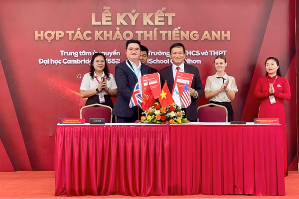 Trường Tiểu học - THCS và THPT iSchool Quy Nhơn (tỉnh Gia Lai) tổ chức lễ ký kết hợp tác khảo thí tiếng Anh với Trung tâm ủy quyền Đại học Cambridge VN552.