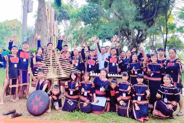 Chương trình “Cồng chiêng cuối tuần - Thưởng thức & Trải nghiệm” tại Quảng trường Đại Đoàn Kết.