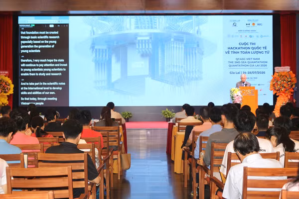 Khai mạc Cuộc thi Hackathon quốc tế về tính toán lượng tử. Ảnh: Ngọc Minh.