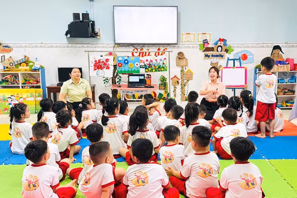 Giáo viên xã Hoài Ân bị "sót" chỉ tiêu thăng hạng năm 2025 được đăng ký lại.