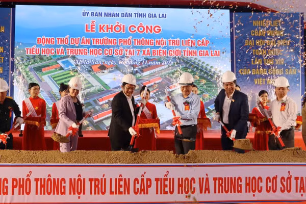 Phó Thủ tướng Hồ Quốc Dũng dự Lễ khởi công trường nội trú liên cấp ở Gia Lai