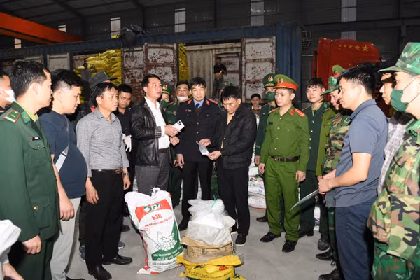 Ban chuyên án và tang vật thu giữ được. (Ảnh: Công an cung cấp)