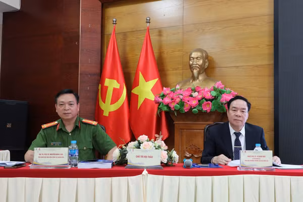 NGƯT PGS.TS Vũ Đình Ngọ và Đại tá PGS.TS Nguyễn Đăng Sáu chủ trì hội thảo