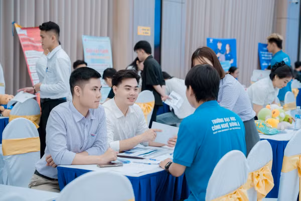 Nhiều việc làm chất lượng tại Festival tuyển dụng.