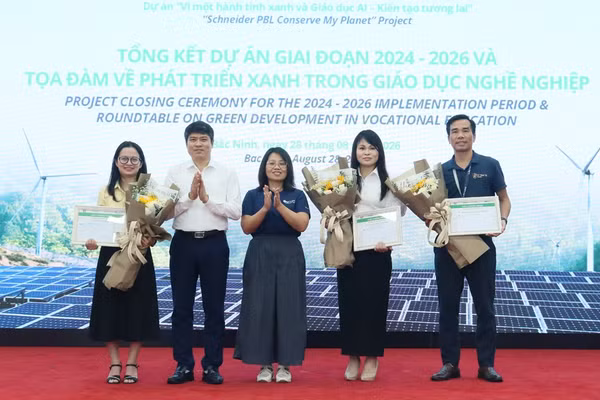 Hơn 10.000 sinh viên được tiếp cận giáo dục về năng lượng xanh và AI
