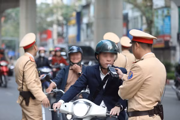 CSGT làm nhiệm vụ dịp Tết.