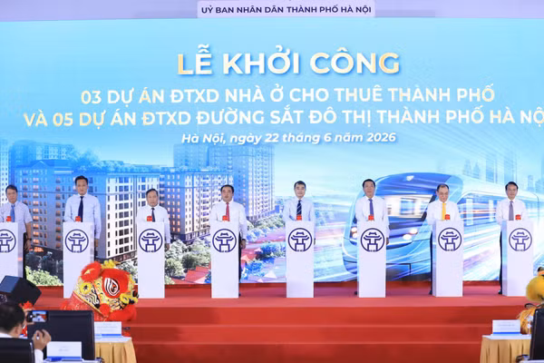Thủ tướng Lê Minh Hưng cùng các đại biểu thực hiện nghi thức khởi công. (Ảnh: QT)