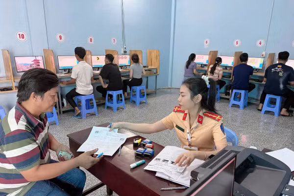 Sát hạch, cấp đổi GPLX sẽ ứng dụng công nghệ trong triển khai.