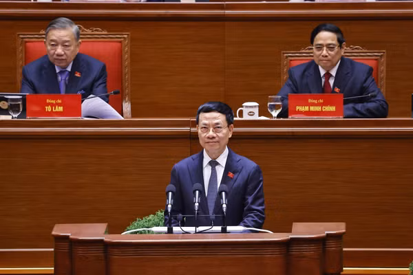 Ông Nguyễn Mạnh Hùng, Bộ trưởng Bộ Khoa học và Công nghệ trình bày tham luận tại Đại hội, Ảnh: TTXVN.