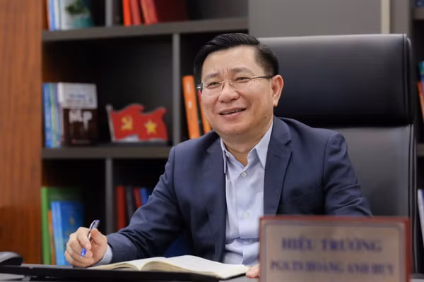 Tân Hiệu trưởng Trường Đại học Lâm nghiệp - PGS.TS Hoàng Anh Huy.